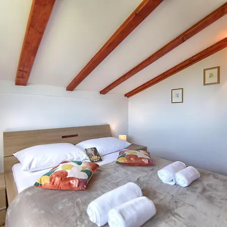 Holiday home Srecko *